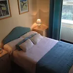 Moat 2* מיינות'